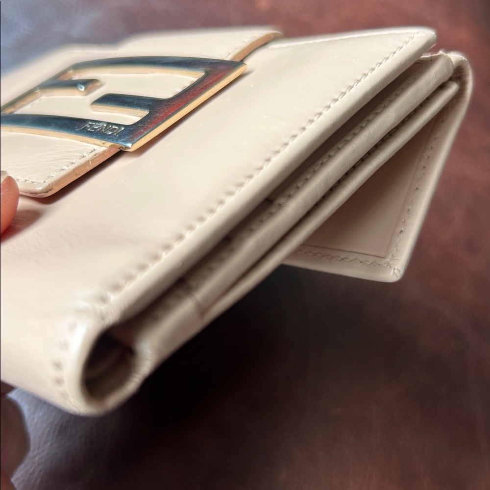 Fendi FF Logo light peach Leather Wallet with Gold Logo - Picture 4 of 11
